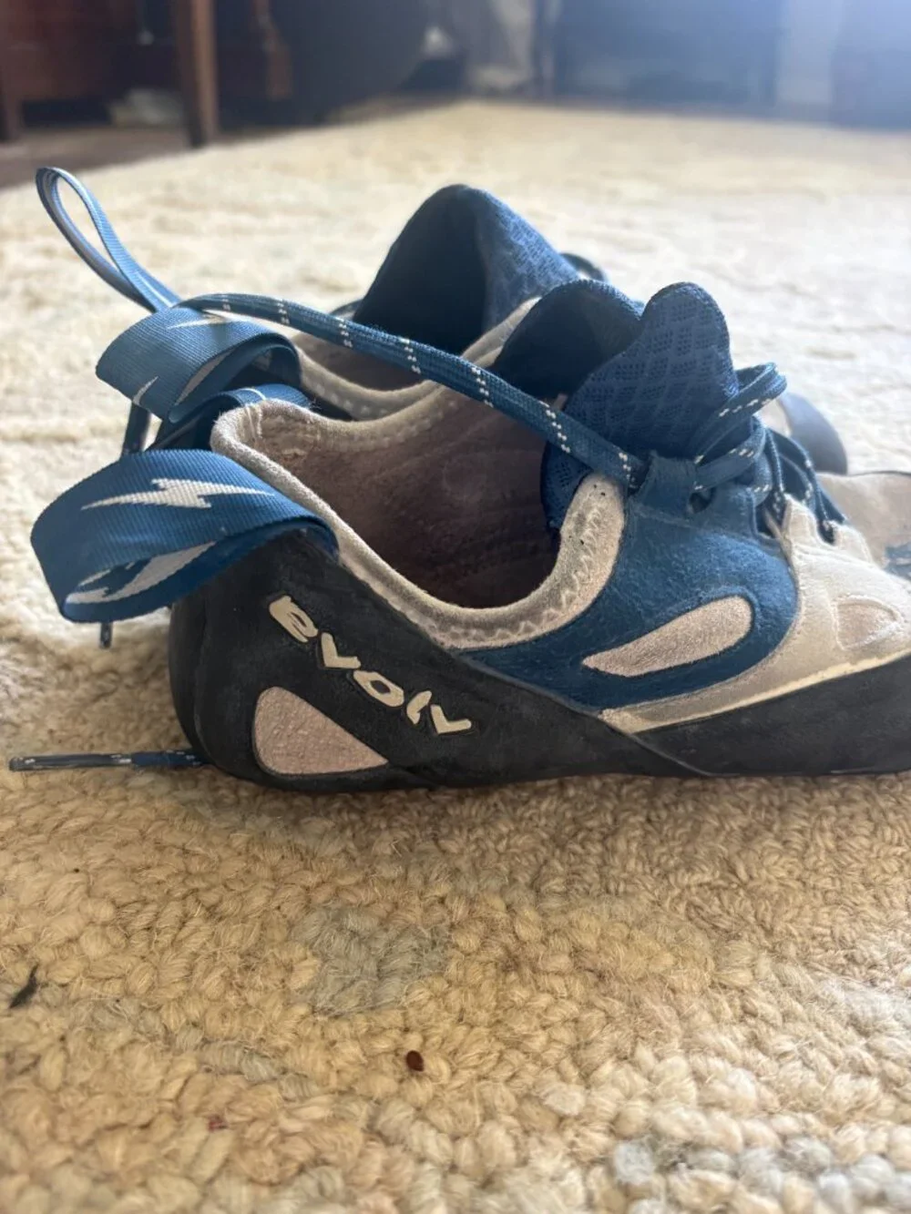 Evolv Skyhawk Rock Climbing Shoes Women's Size 9.5 (EU 41)